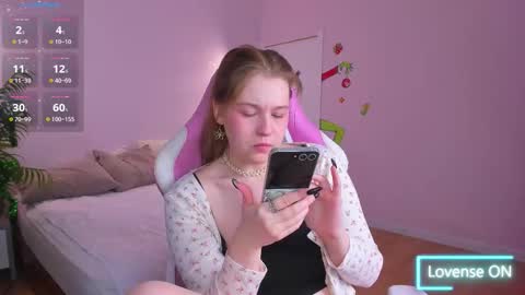 Snapshot of sandra_weaver chatting on 12/14/25, 04:45 Mira online show from 12/14/25, 04:45