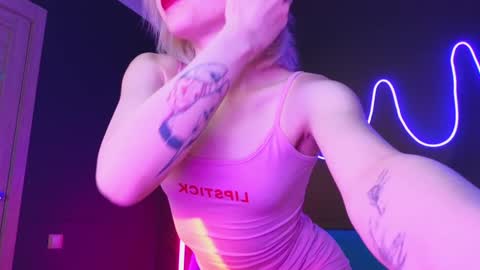 Sandy  online show from 01/22/25, 04:23