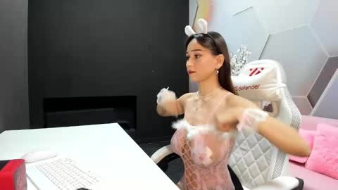 Snapshot of sandraharriss chatting on 12/15/25, 02:05 sandraharriss online show from 12/15/25, 02:05