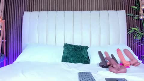 Snapshot of sandramilerr chatting on 10/01/25, 04:18 Sandra online show from 10/01/25, 04:18