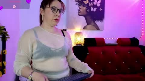 Snapshot of sandraossa chatting on 06/20/26, 08:00 sandraossa online show from 06/20/26, 08:00