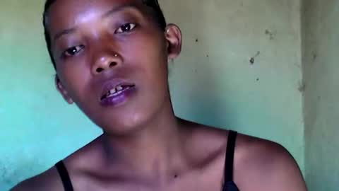 sandrine718 online show from 02/09/26, 06:39