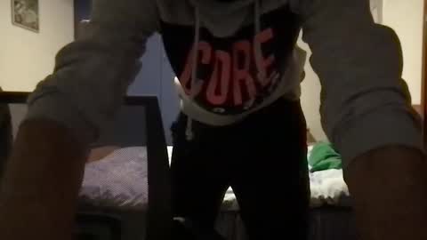 Snapshot of sandropertoni chatting on 12/25/24, 04:33 lucas online show from 12/25/24, 04:33