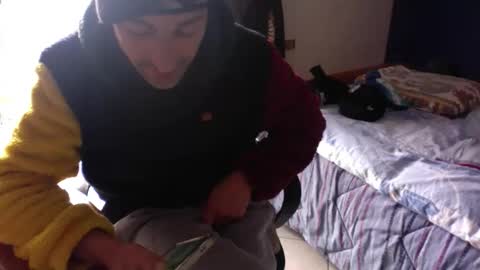 Snapshot of sandropertoni chatting on 12/20/25, 12:34 lucas online show from 12/20/25, 12:34