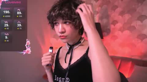 Snapshot of sandzu_ chatting on 11/15/25, 09:00 Viola online show from 11/15/25, 09:00