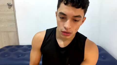 Snapshot of santi36rt chatting on 05/18/26, 12:40 santi36rt online show from 05/18/26, 12:40