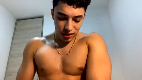 Snapshot of santi36rt chatting on 06/18/26, 11:09 santi36rt online show from 06/18/26, 11:09