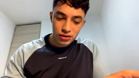 Snapshot of santi36rt chatting on 06/30/26, 12:00 santi36rt online show from 06/30/26, 12:00