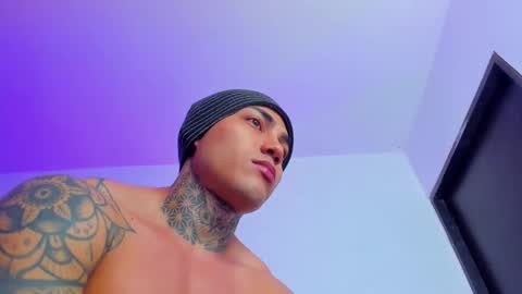 Santi Ferrer online show from 10/06/25, 07:06