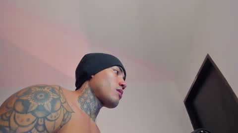 Santi Ferrer online show from 11/09/25, 02:43