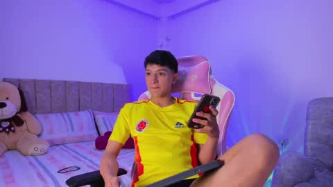 santi online show from 04/09/26, 02:33