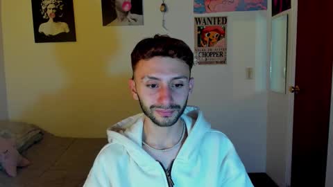 Snapshot of santi_mateo chatting on 09/21/25, 04:47 Santi online show from 09/21/25, 04:47