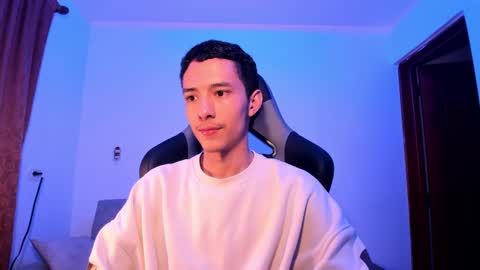 Snapshot of santi_twink19 chatting on 12/06/24, 03:08 santi_twink19 online show from 12/06/24, 03:08