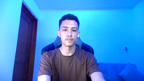 Snapshot of santi_twink19 chatting on 02/01/25, 12:07 santi_twink19 online show from 02/01/25, 12:07