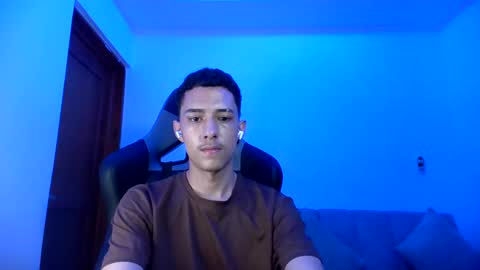 Snapshot of santi_twink19 chatting on 02/01/25, 03:08 santi_twink19 online show from 02/01/25, 03:08