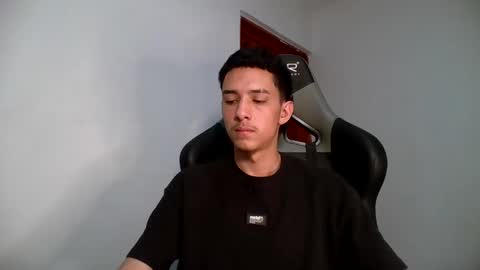 Snapshot of santi_twink19 chatting on 02/13/25, 12:46 santi_twink19 online show from 02/13/25, 12:46