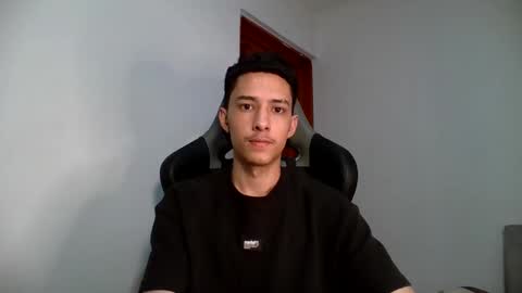 Snapshot of santi_twink19 chatting on 02/13/25, 03:50 santi_twink19 online show from 02/13/25, 03:50