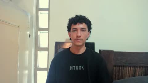 Snapshot of santi_twink19 chatting on 10/09/25, 07:12 santi_twink19 online show from 10/09/25, 07:12