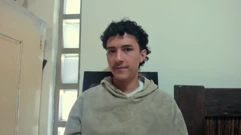 Snapshot of santi_twink19 chatting on 10/12/25, 08:08 santi_twink19 online show from 10/12/25, 08:08