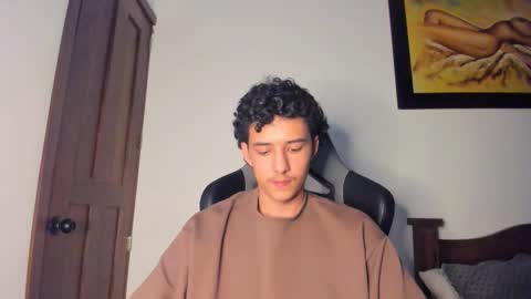 Snapshot of santi_twink19 chatting on 10/21/25, 11:27 santi_twink19 online show from 10/21/25, 11:27