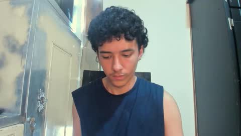 Snapshot of santi_twink19 chatting on 11/11/25, 06:19 santi_twink19 online show from 11/11/25, 06:19