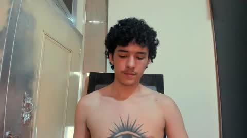 Snapshot of santi_twink19 chatting on 11/29/25, 09:29 santi_twink19 online show from 11/29/25, 09:29