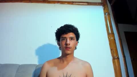 santi_twink19 online show from 05/28/26, 08:11