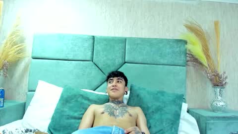 SantiAbader online show from 12/23/25, 03:04