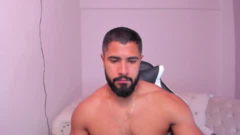 santiago_huntt online show from 02/18/25, 03:43