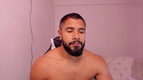 santiago_huntt online show from 02/19/25, 12:22