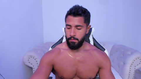 santiago_huntt online show from 11/08/25, 02:28