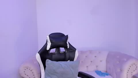 santiago_huntt online show from 11/21/25, 12:59