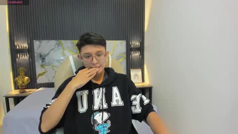 Snapshot of santiago_russo18 chatting on 09/10/25, 12:38 santiago_russo18 online show from 09/10/25, 12:38