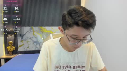 Snapshot of santiago_russo18 chatting on 09/27/25, 12:21 santiago_russo18 online show from 09/27/25, 12:21