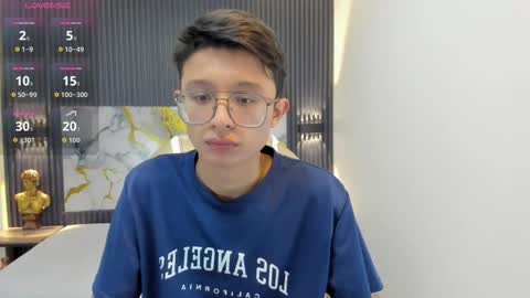 Snapshot of santiago_russo18 chatting on 10/05/25, 12:47 santiago_russo18 online show from 10/05/25, 12:47