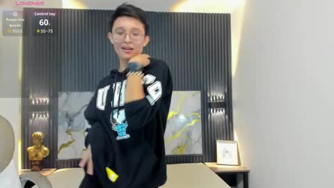 Snapshot of santiago_russo18 chatting on 10/10/25, 12:48 santiago_russo18 online show from 10/10/25, 12:48