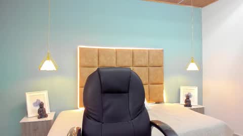 Snapshot of santiago_russo18 chatting on 10/14/25, 09:15 santiago_russo18 online show from 10/14/25, 09:15