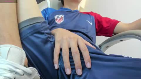 Snapshot of santiago_russo18 chatting on 11/05/25, 12:38 santiago_russo18 online show from 11/05/25, 12:38