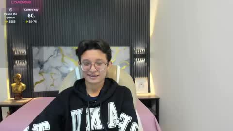 Snapshot of santiago_russo18 chatting on 11/09/25, 12:36 santiago_russo18 online show from 11/09/25, 12:36