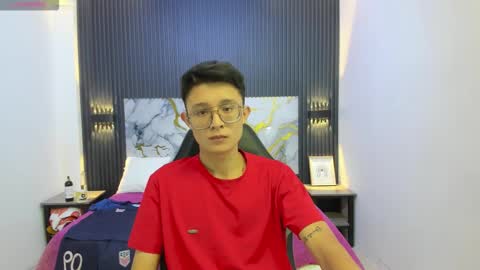 Snapshot of santiago_russo18 chatting on 02/13/26, 07:54 santiago_russo18 online show from 02/13/26, 07:54