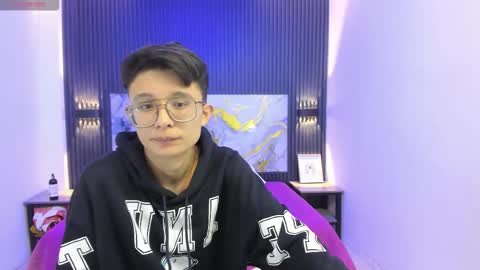 Snapshot of santiago_russo18 chatting on 02/14/26, 08:00 santiago_russo18 online show from 02/14/26, 08:00