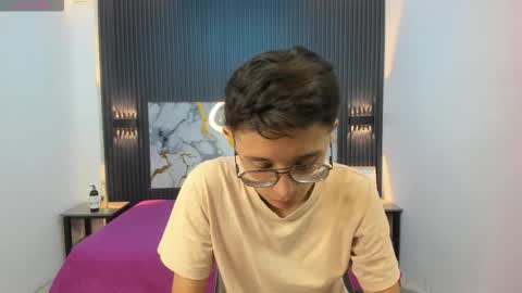 Snapshot of santiago_russo18 chatting on 02/14/26, 08:05 santiago_russo18 online show from 02/14/26, 08:05