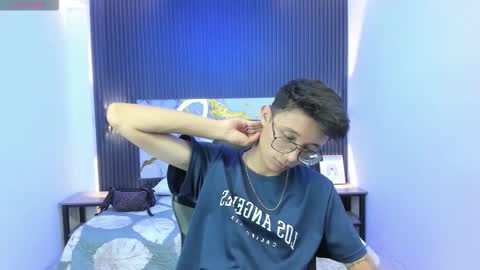 Snapshot of santiago_russo18 chatting on 02/17/26, 07:42 santiago_russo18 online show from 02/17/26, 07:42