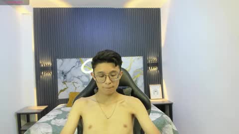 Snapshot of santiago_russo18 chatting on 02/21/26, 08:43 santiago_russo18 online show from 02/21/26, 08:43