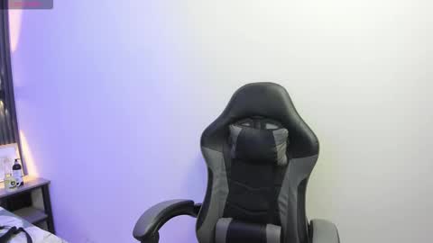 Snapshot of santiago_russo18 chatting on 02/22/26, 08:07 santiago_russo18 online show from 02/22/26, 08:07