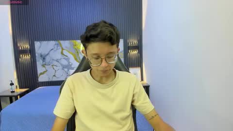 Snapshot of santiago_russo18 chatting on 03/02/26, 07:10 santiago_russo18 online show from 03/02/26, 07:10