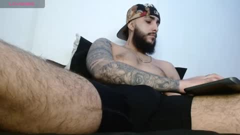 Santiago Hincapiie online show from 04/17/26, 01:30