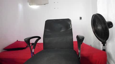 Snapshot of santiceballo chatting on 01/31/25, 10:31 Julius Novachrono online show from 01/31/25, 10:31