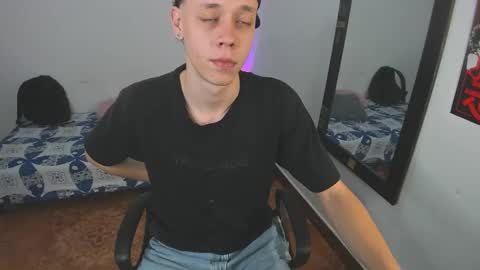 Julius Novachrono  online show from 02/18/26, 05:14