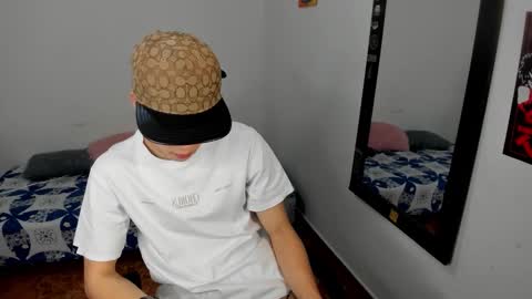 Julius Novachrono  online show from 02/19/26, 05:14